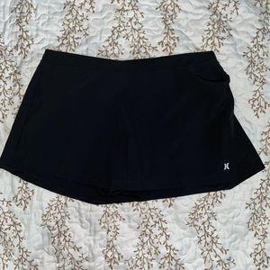 NWT Hurley black swim skort slit full coverage bottom under beach active tennis